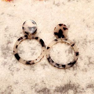 SOLD NEW chunky resin/tortoise shell drop earrings